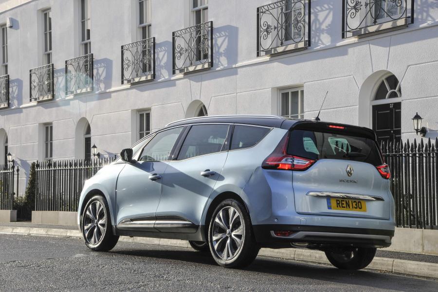 Renault Grand Scenic 2016 года  (UK) (фото 16 из 32)